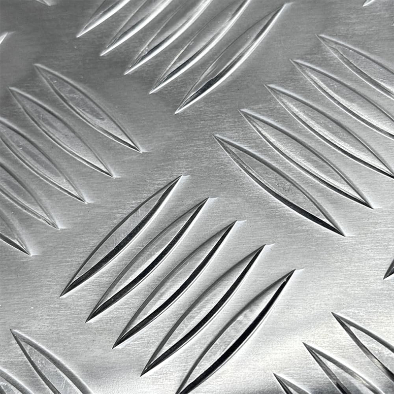 tole aluminium striee