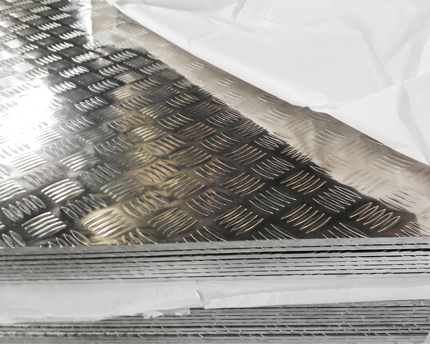 tole aluminium damier
