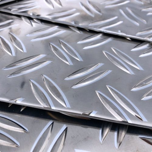 Tôle aluminium damier à relief antidérapant